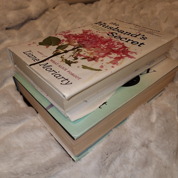 Liane Moriarty Book Bundle - Picture 5 of 6